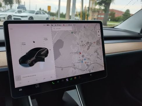 Used 2018 Tesla Model 3 Long Range AWD/4WD image 12