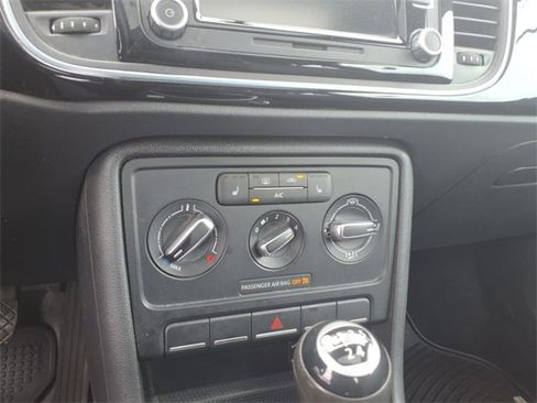 Used 2014 Volkswagen Beetle 2.5 image 15
