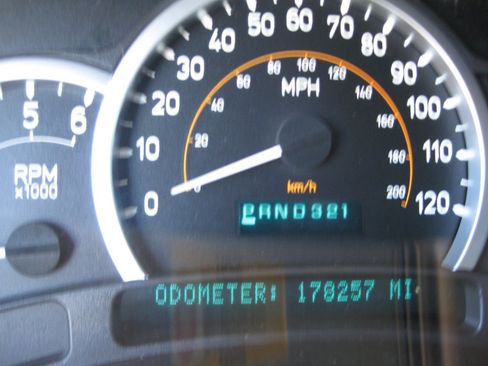 Used 2005 HUMMER H2 w/ Preferred Equipment Group image 13