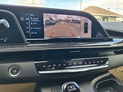 Used 2022 Cadillac Escalade ESV Premium Luxury AWD/4WD image 20
