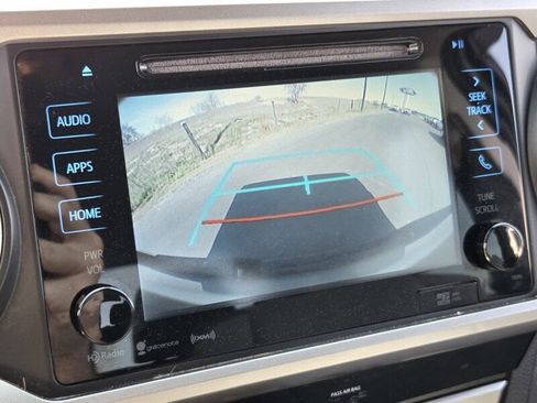 Used 2018 Toyota Tacoma SR5 image 20