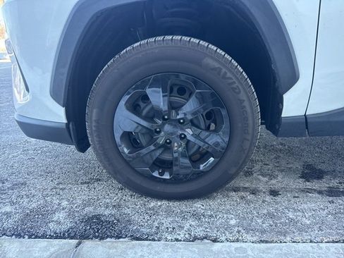 Used 2020 Toyota RAV4 LE image 8