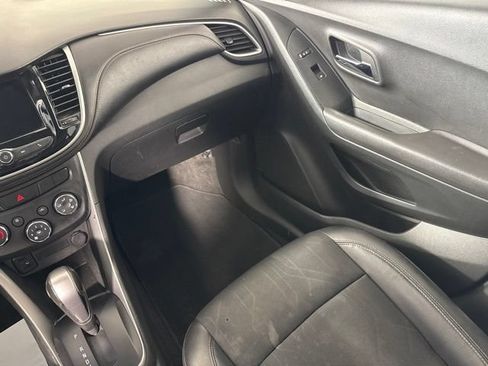 Used 2019 Chevrolet Trax LT w/ LT Convenience Package AWD/4WD image 26