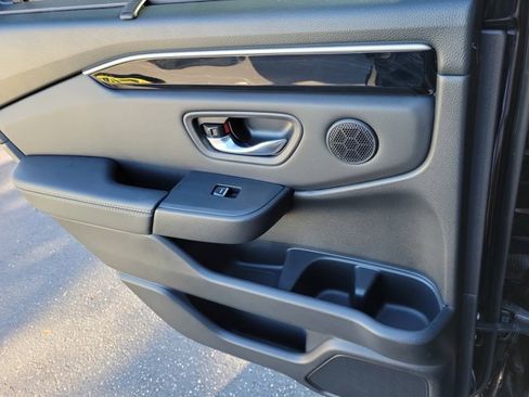 Certified 2024 Honda Pilot Touring image 19