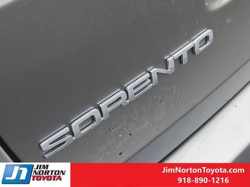Used 2019 Kia Sorento AWD V6 image 12
