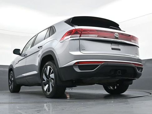 Used 2024 Volkswagen Atlas Cross Sport SE image 35