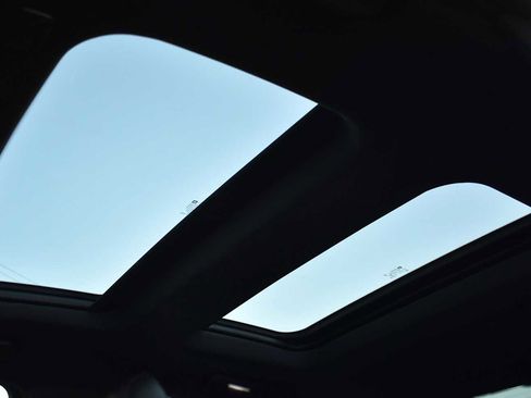 Used 2016 Jeep Cherokee Limited image 11