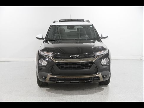 Certified 2023 Chevrolet TrailBlazer ACTIV w/ Sun and Liftgate Package AWD/4WD image 2