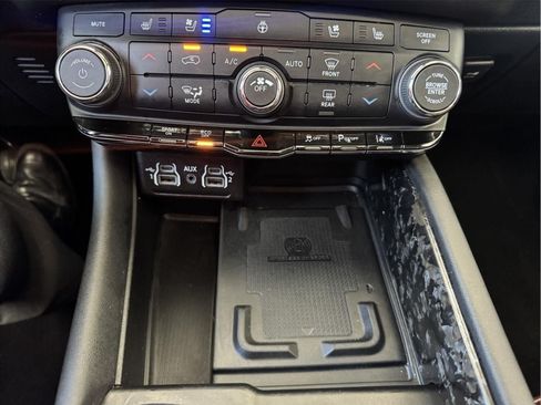 Used 2024 Dodge Durango R/T AWD/4WD image 25