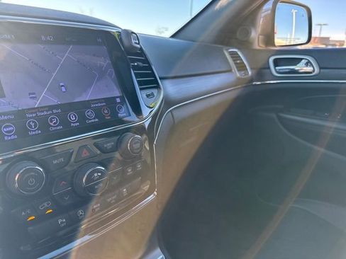 Used 2019 Jeep Grand Cherokee Limited w/ Luxury Group II image 26