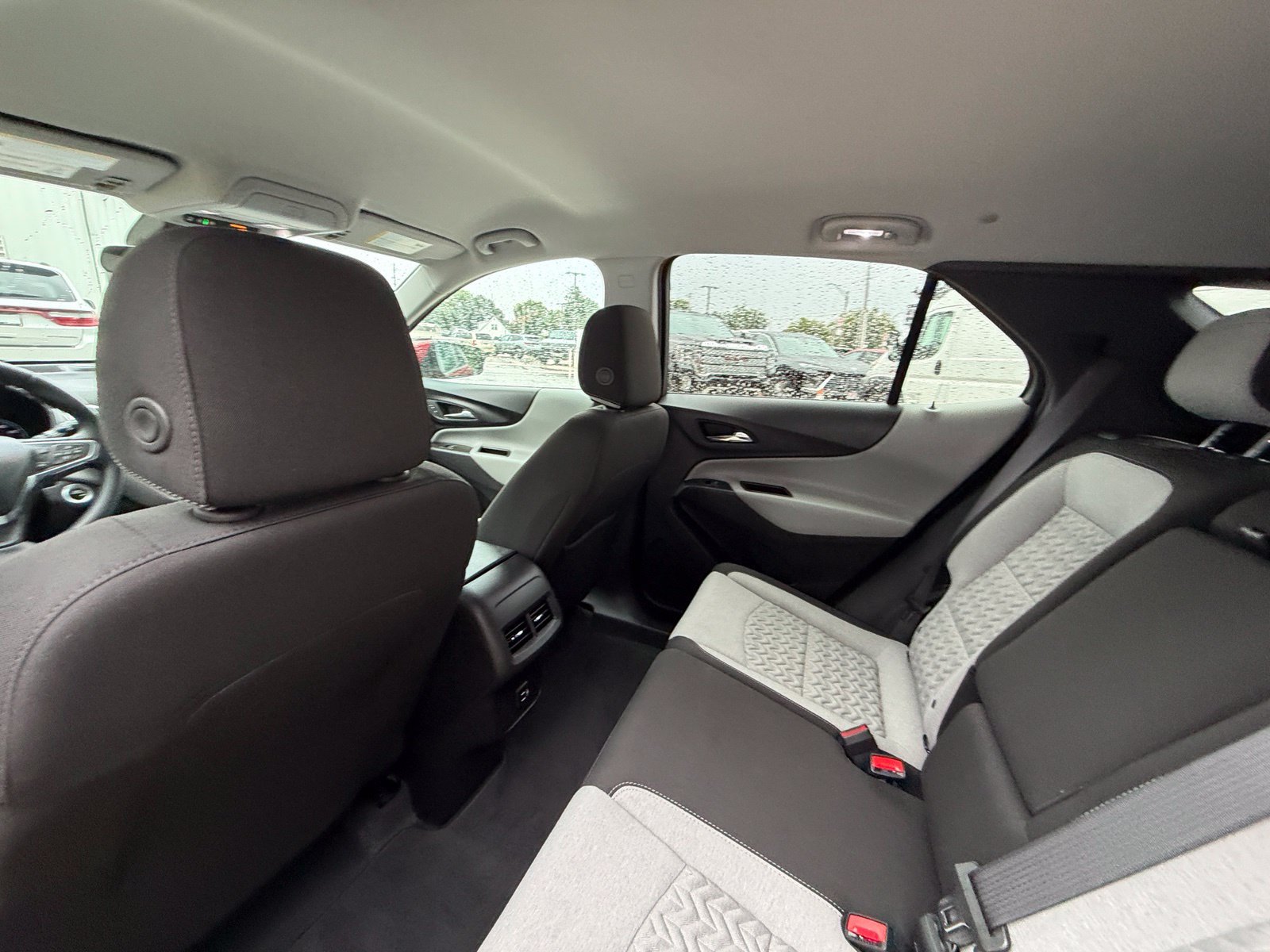 Used 2024 Chevrolet Equinox LT FWD image 24