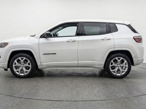 Used 2025 Jeep Compass Latitude image 5