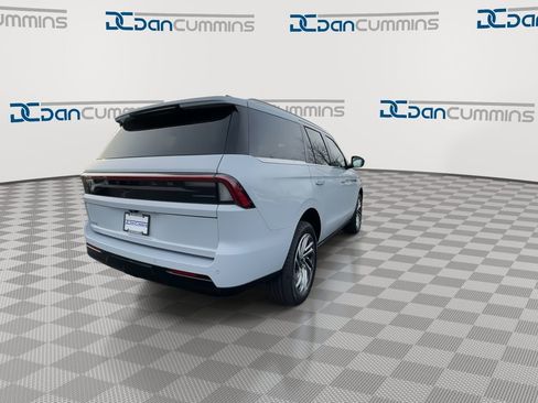 New 2025 Lincoln Navigator Reserve image 9