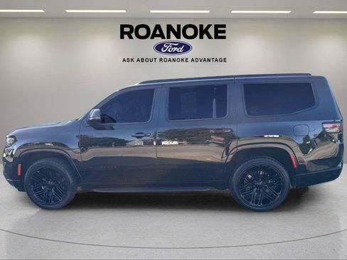 Used 2022 Jeep Wagoneer Series II AWD/4WD image 14