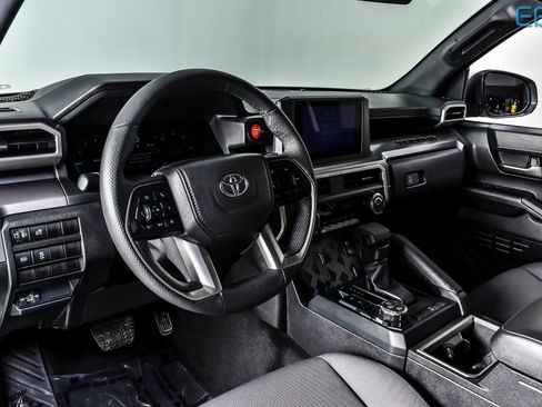 Used 2025 Toyota Tacoma TRD Off-Road image 14