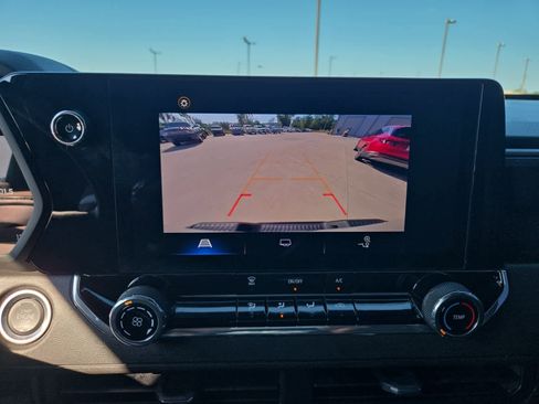 Used 2024 Chevrolet Colorado Trail Boss image 18