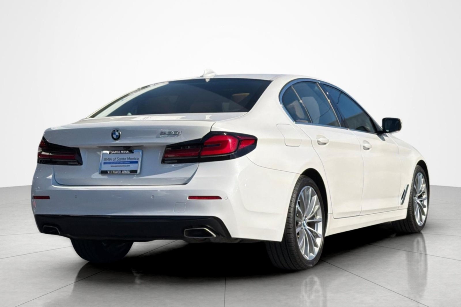 Used 2023 BMW 530i w/ Premium Package RWD image 5
