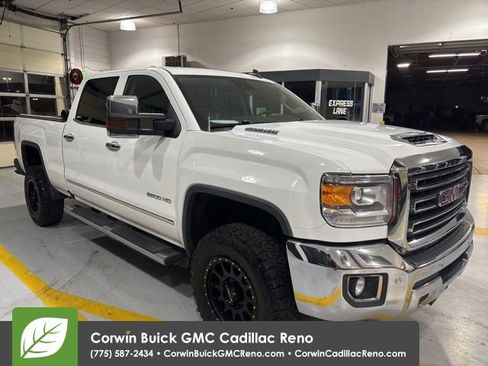 Used 2019 GMC Sierra 2500 SLT w/ Duramax Plus Package AWD/4WD image 4