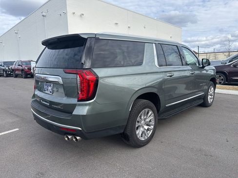 Used 2023 GMC Yukon XL Denali image 7