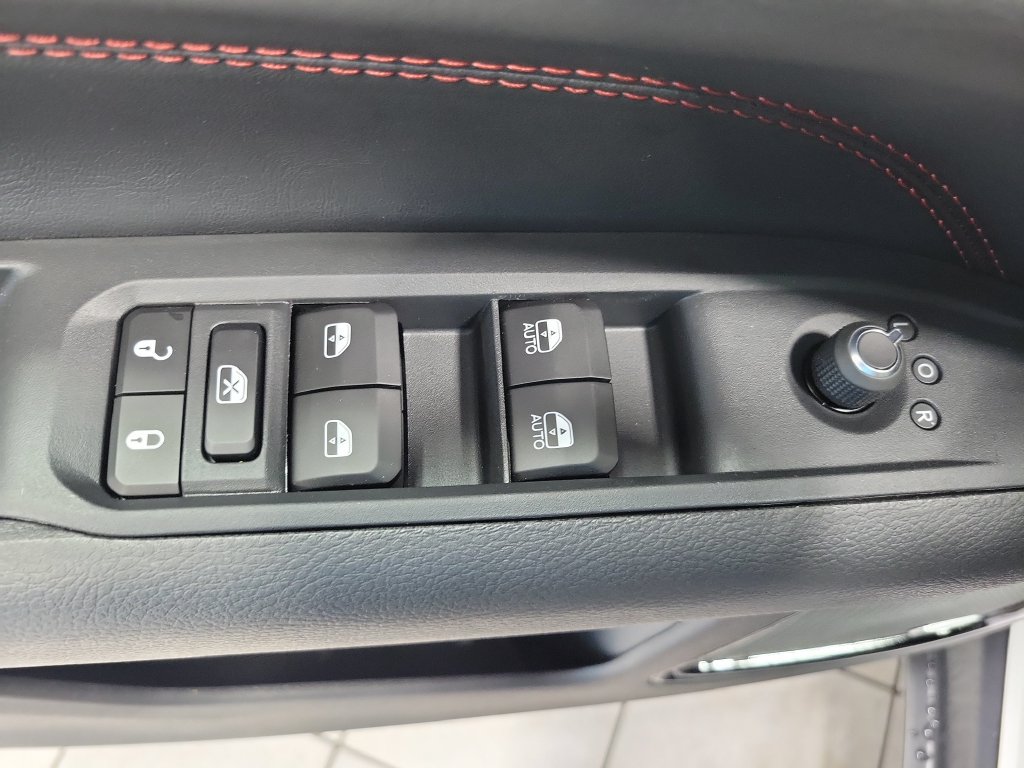 New 2026 Jeep Compass Trailhawk w/ Sun, Sound & Navigation Group AWD/4WD image 12