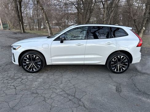 New 2026 Volvo XC60 T8 Ultra w/ Climate Package image 5