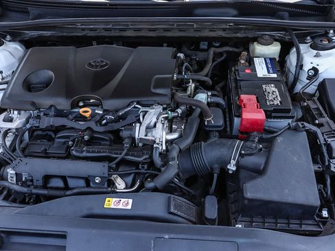 Used 2018 Toyota Camry XSE FWD image 32