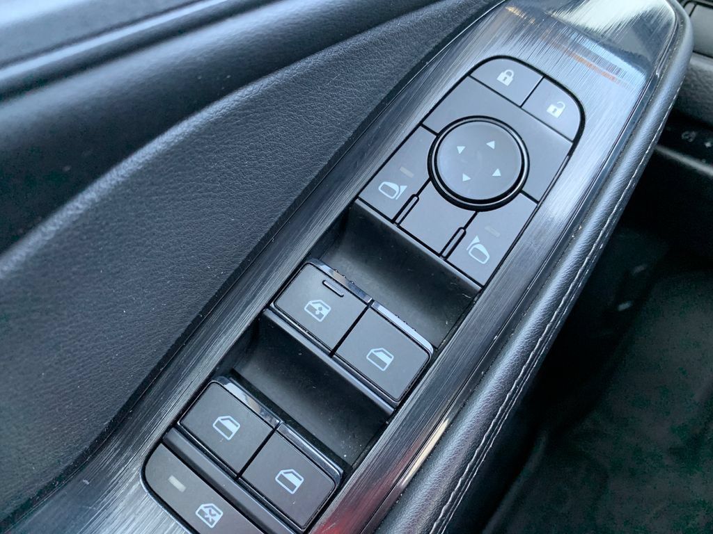Used 2023 Nissan Rogue SV w/ SV Premium B Package FWD image 23