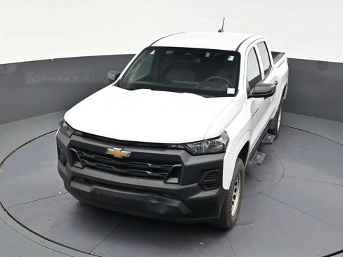 Used 2024 Chevrolet Colorado W/T w/ WT Convenience Package RWD image 19