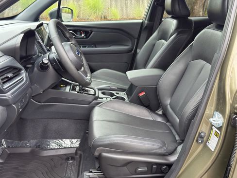 Used 2025 Subaru Forester Limited image 13