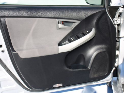 Used 2013 Toyota Prius Two image 10