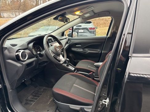 Used 2024 Nissan Versa SR image 19