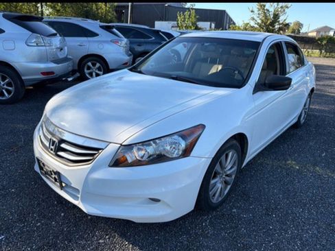 Used 2011 Honda Accord EX-L image 9