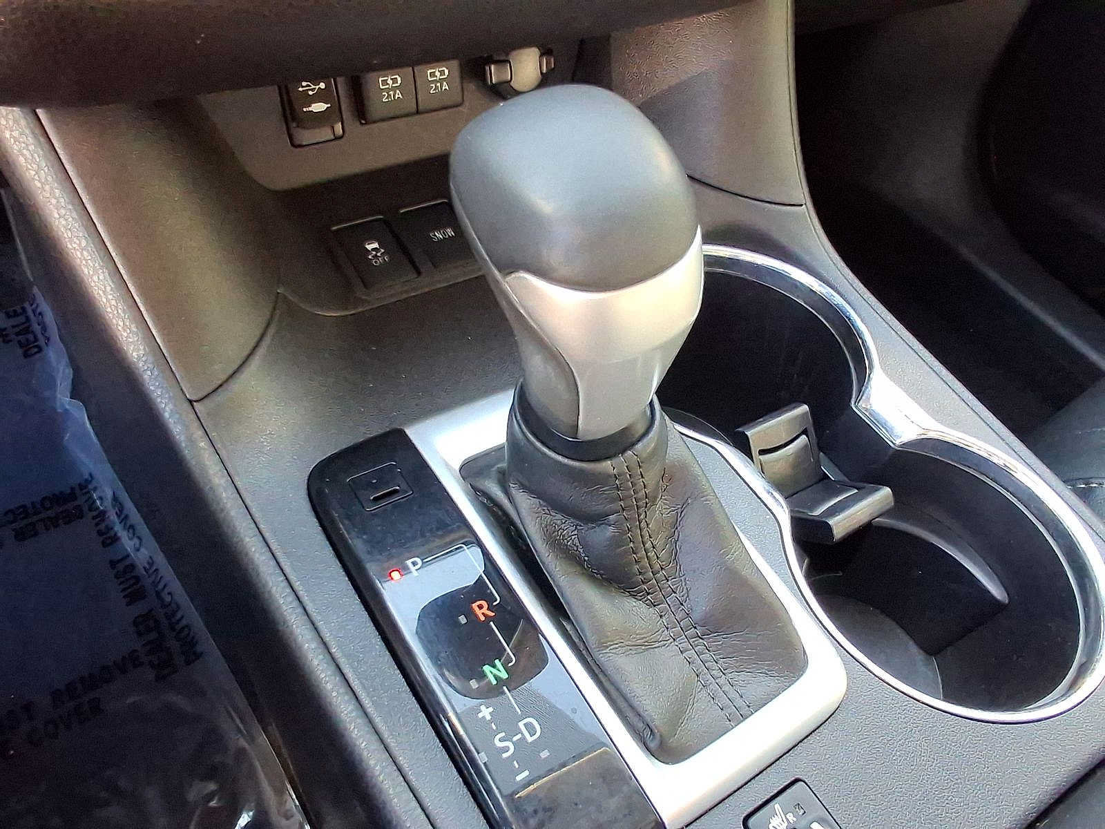 Used 2017 Toyota Highlander SE w/ Carpet Mat Package AWD/4WD image 18