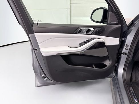 New 2026 BMW X5 sDrive40i image 23