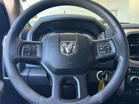 Used 2019 RAM 1500 Classic SLT AWD/4WD image 24