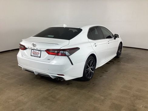 Used 2024 Toyota Camry SE FWD image 5