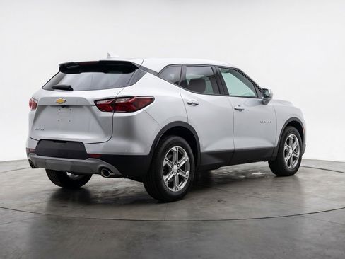 Used 2025 Chevrolet Blazer LT image 9