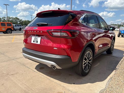 New 2025 Ford Escape PHEV image 8