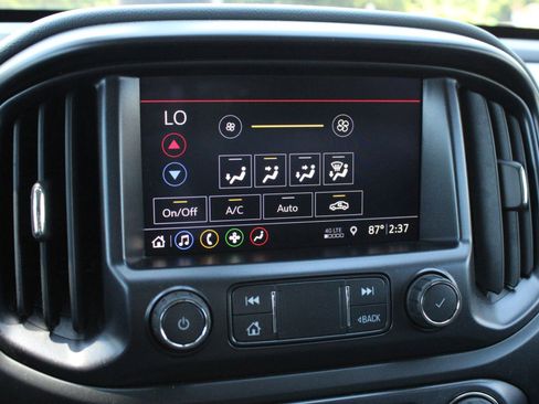 Used 2021 Chevrolet Colorado Z71 AWD/4WD image 39