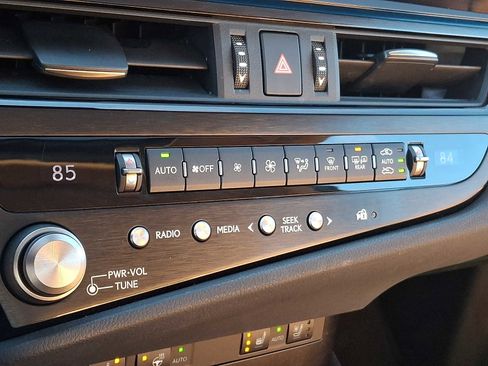 Used 2023 Lexus ES 350 w/ Premium Package image 15