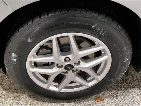 Used 2023 Ford Edge SEL image 35