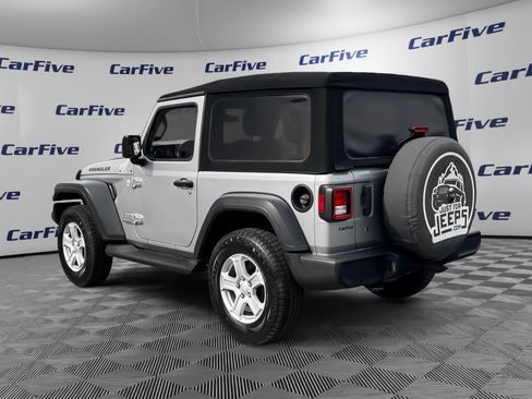 Used 2018 Jeep Wrangler Sport image 3