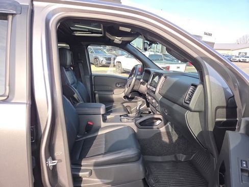 Used 2022 Nissan Frontier PRO-4X w/ Pro-4X Premium Package image 17