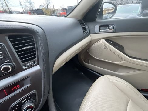 Used 2013 Kia Optima EX w/ Premium Pkg image 20