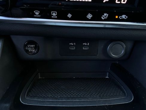 Used 2025 Nissan Rogue SV image 25