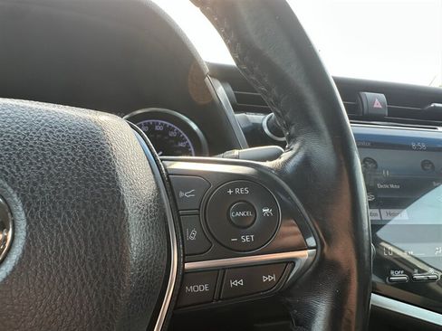 Used 2020 Toyota Camry XLE w/ Carpet Mat Package FWD image 25