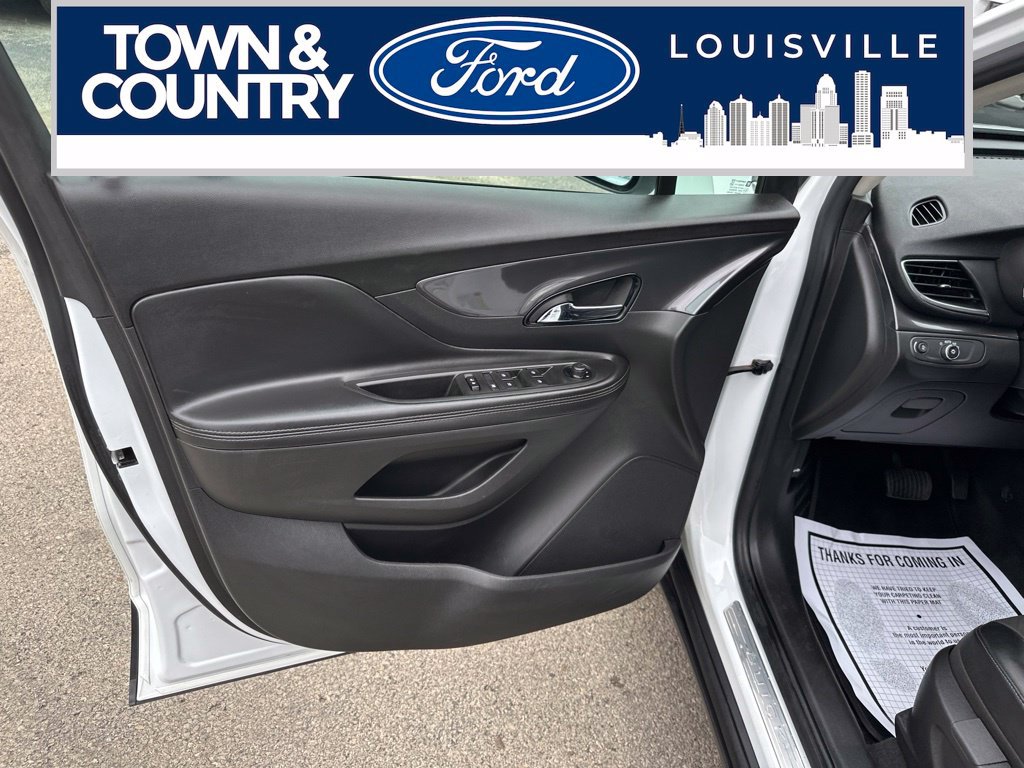 Used 2021 Buick Encore Preferred AWD/4WD image 20