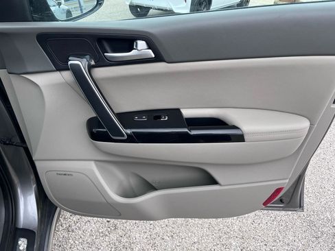 Used 2019 Kia Sportage SX image 19