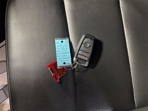 Used 2020 Ford Explorer XLT w/ Equipment Group 202A image 32