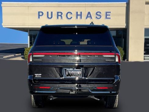 New 2026 Lincoln Navigator Reserve w/ Jet Appearance Package image 4